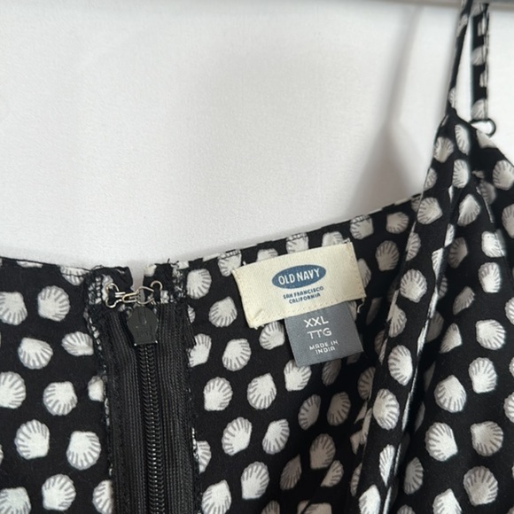 Old Navy Black & White Seashell Flowy Summer Dress - Picture 11 of 12